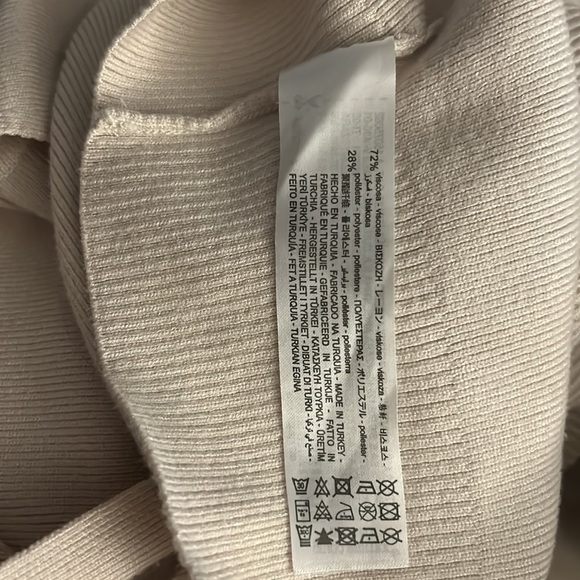 Cropped sweater - Picture 3 of 3